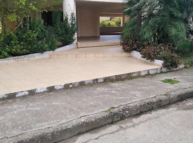 Hommie Apartment